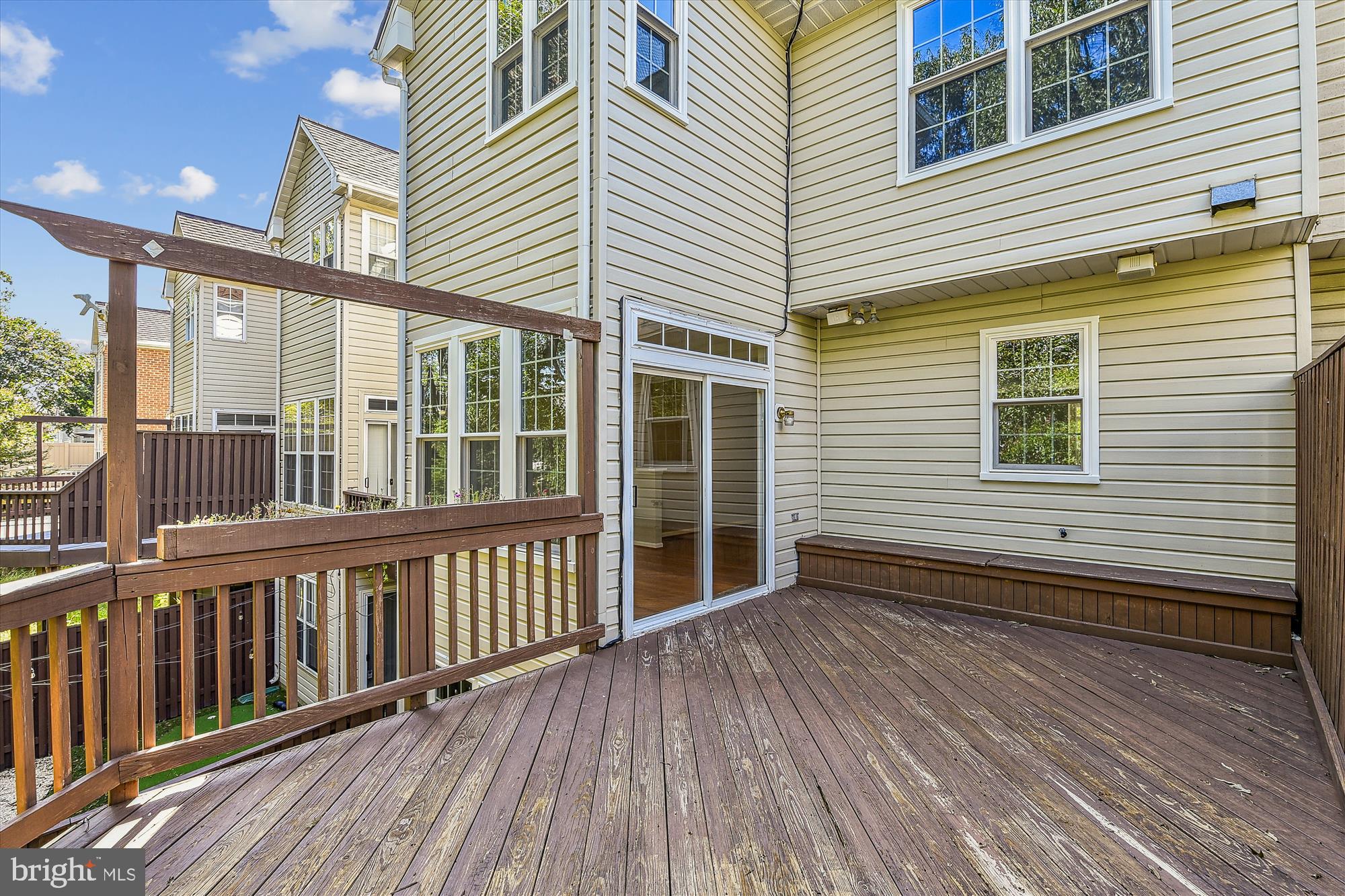 SOUTH RIVER COLONY - Residential