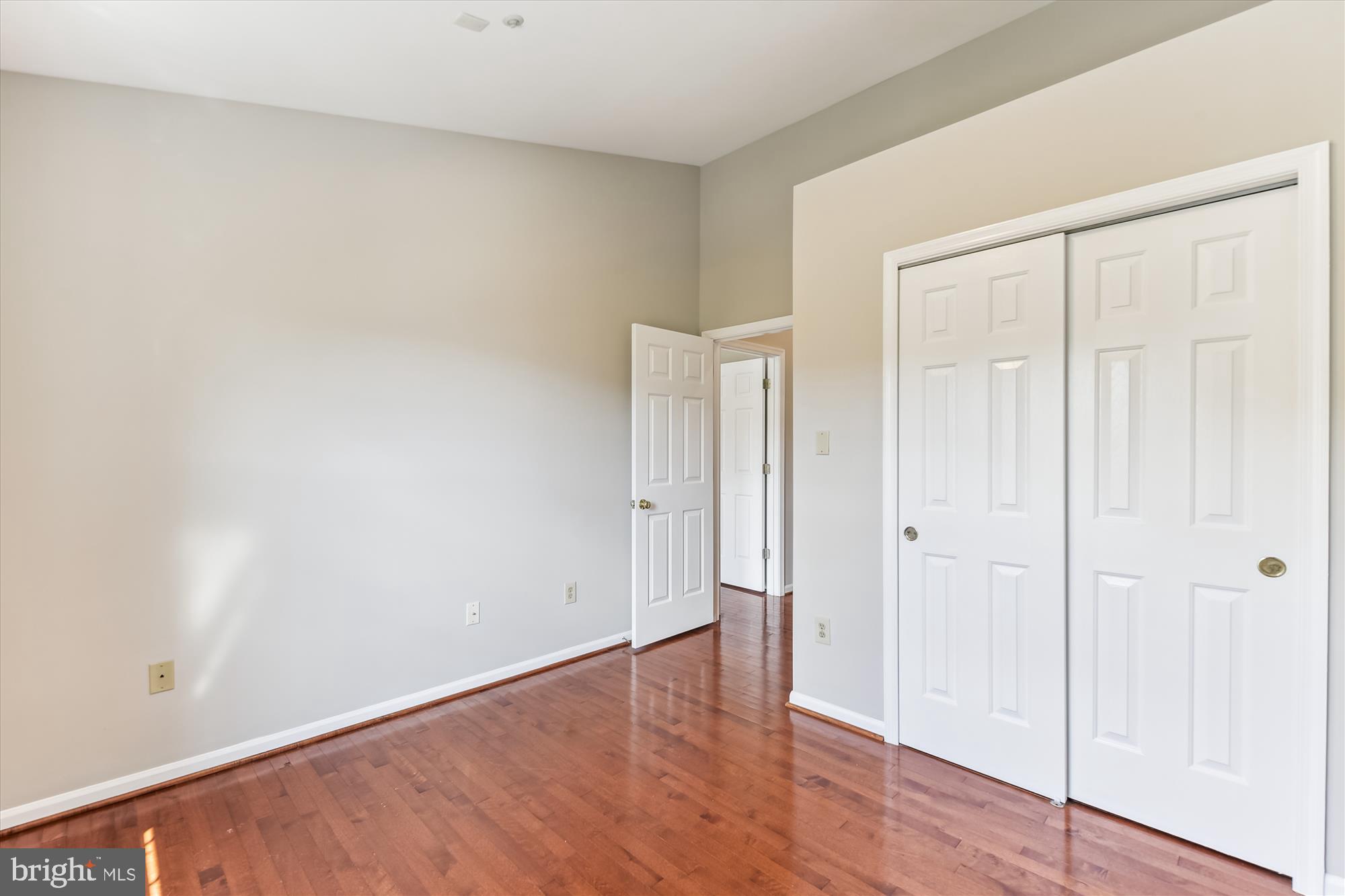 SOUTH RIVER COLONY - Residential