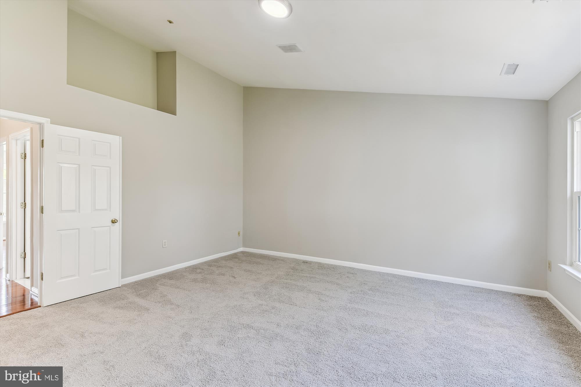 SOUTH RIVER COLONY - Residential