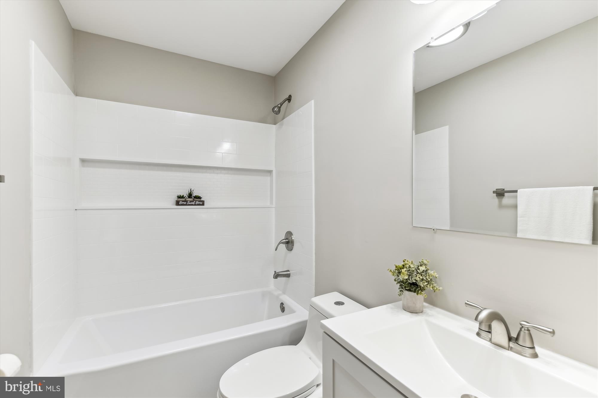 SOUTH RIVER COLONY - Residential