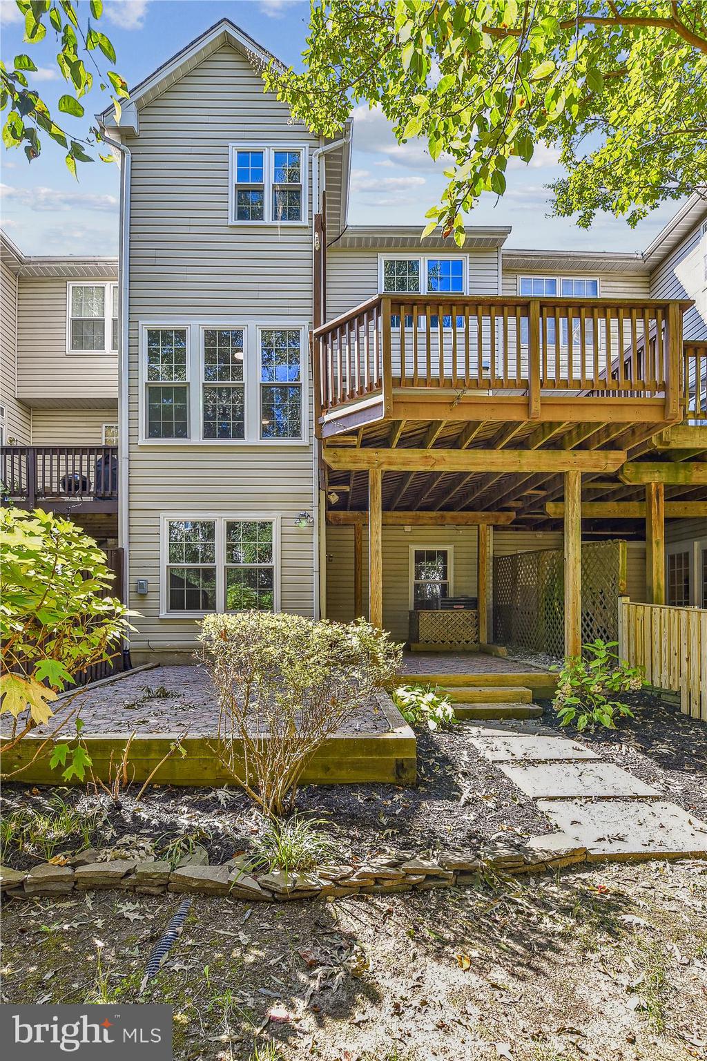 SOUTH RIVER COLONY - Residential