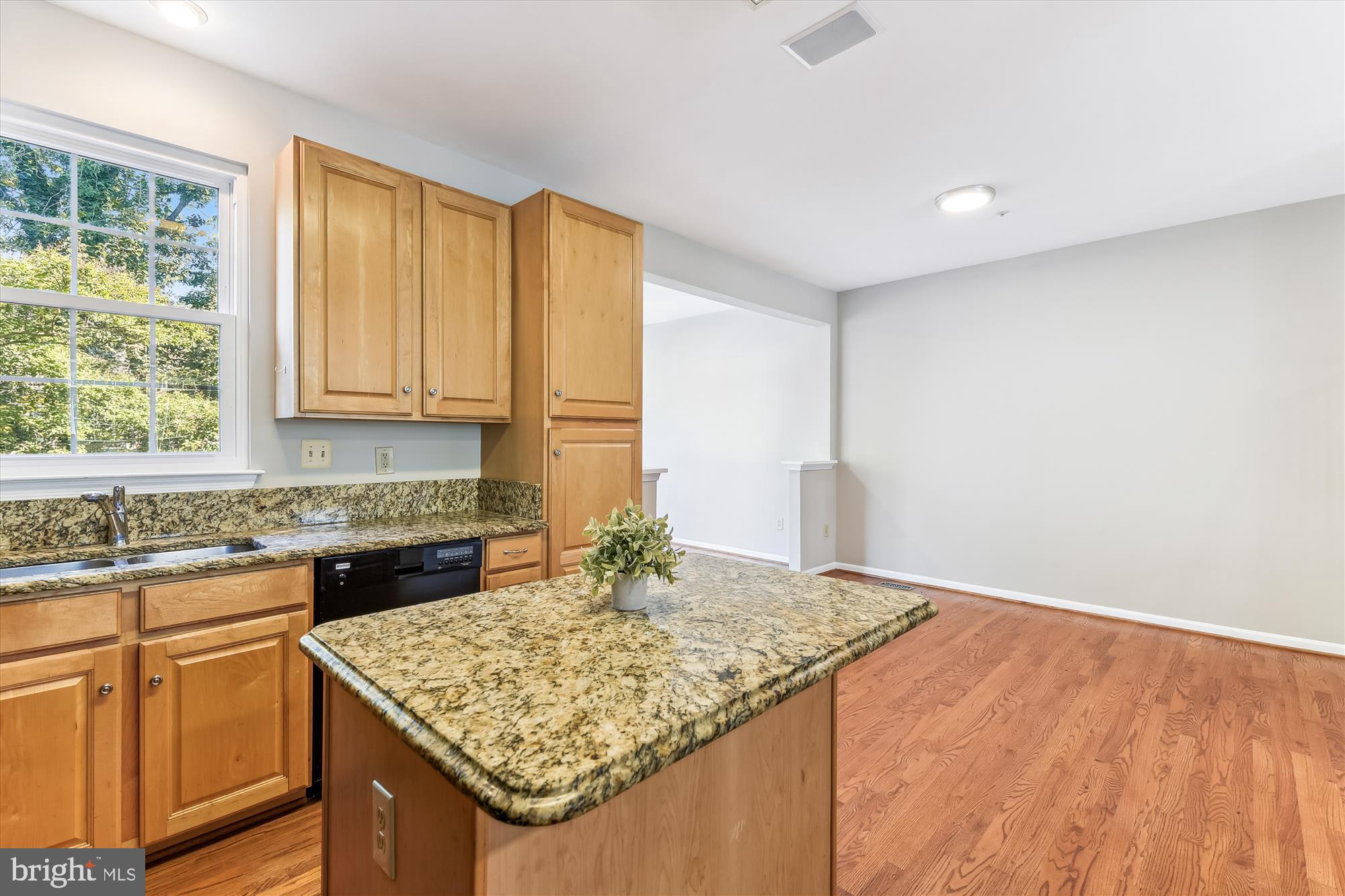 SOUTH RIVER COLONY - Residential