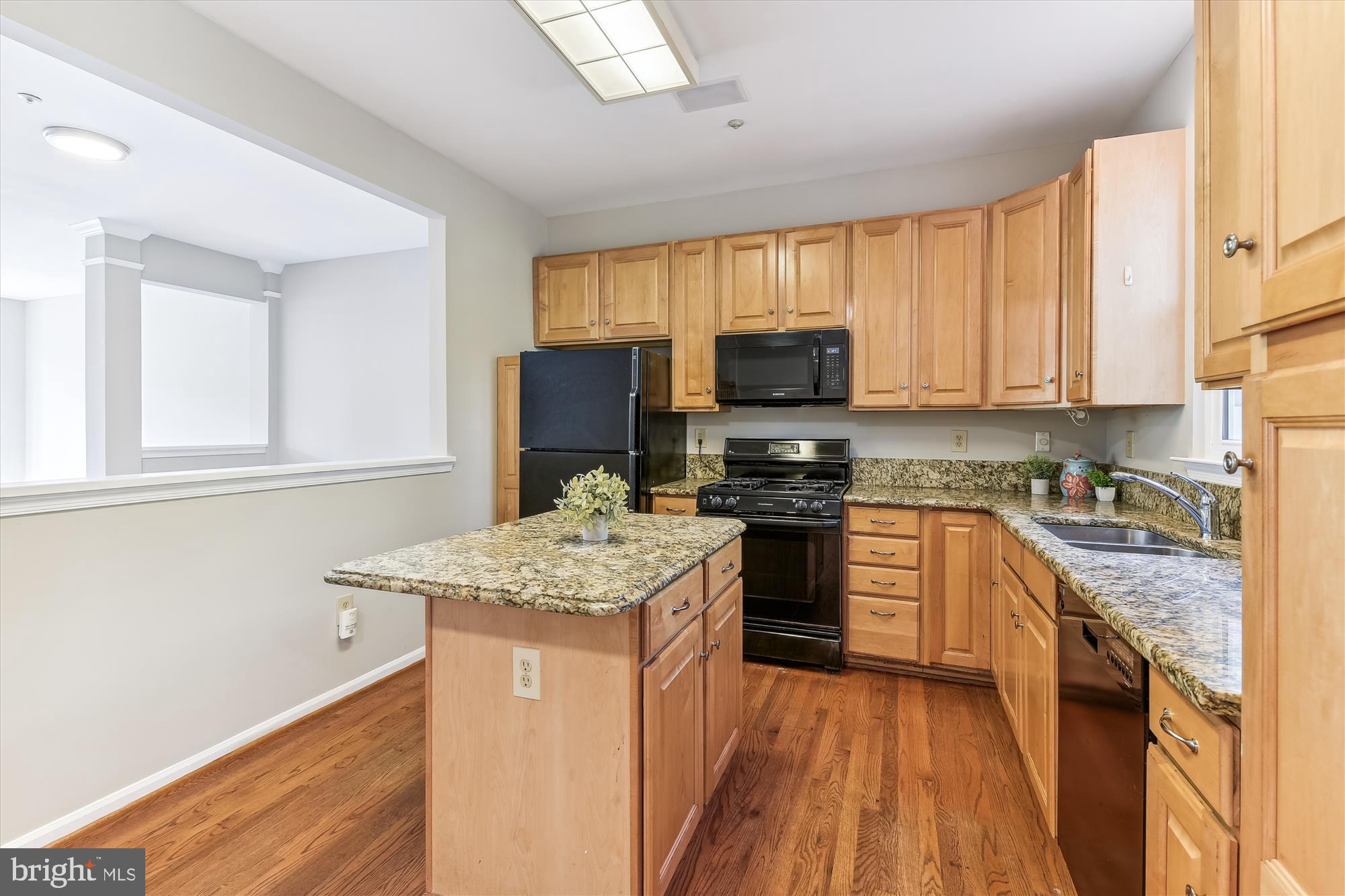 SOUTH RIVER COLONY - Residential