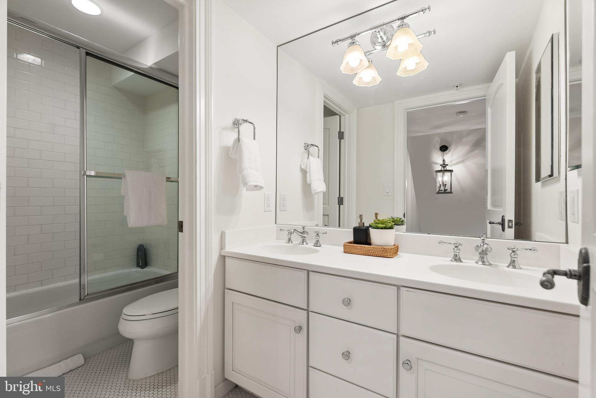 CLEVELAND PARK - Residential