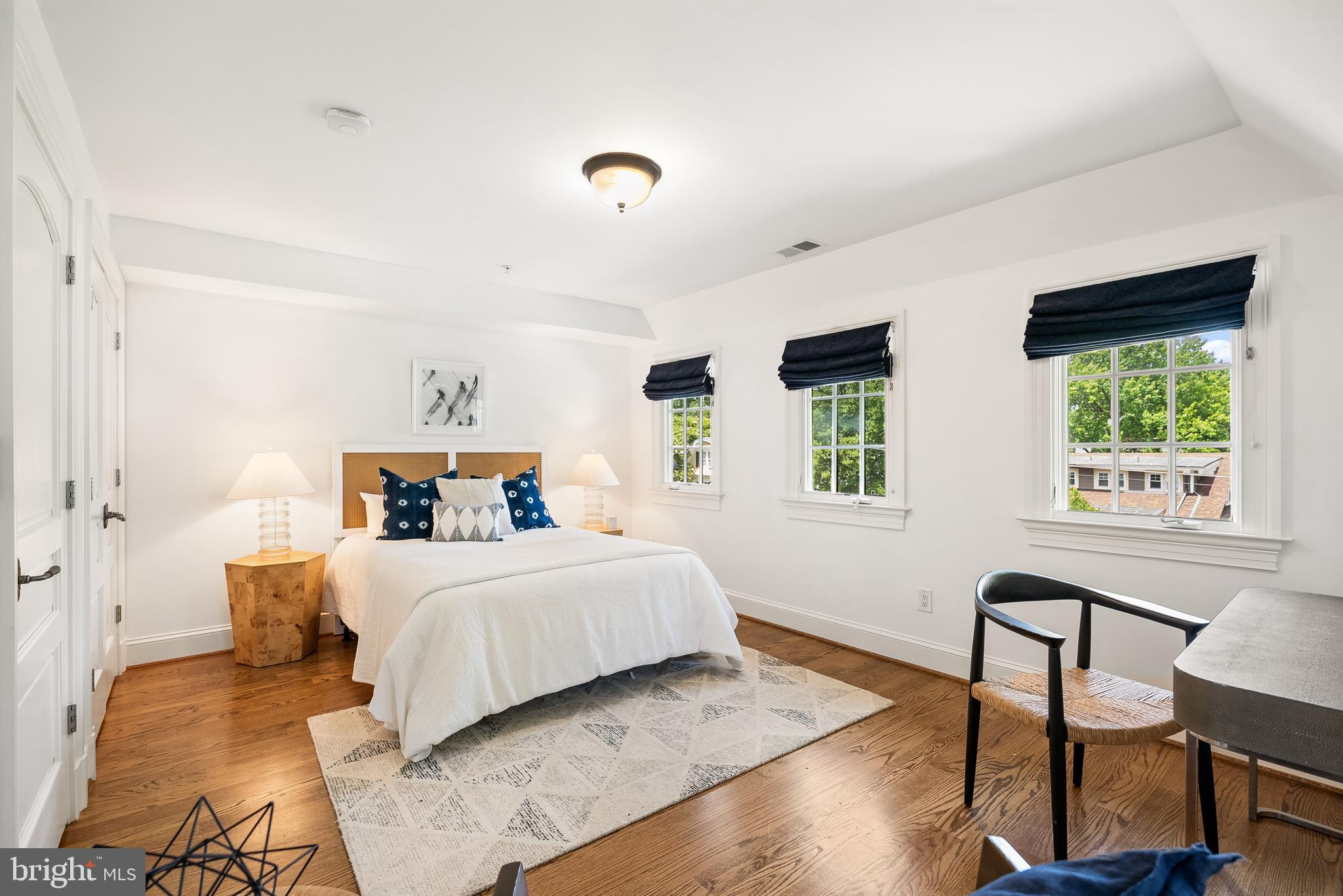 CLEVELAND PARK - Residential