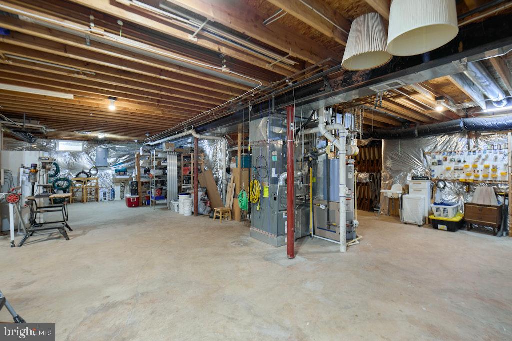 POTOMAC LAKES - Residential