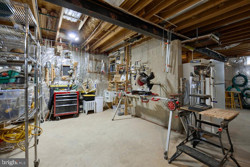 POTOMAC LAKES - Residential