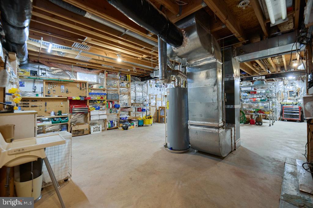 POTOMAC LAKES - Residential