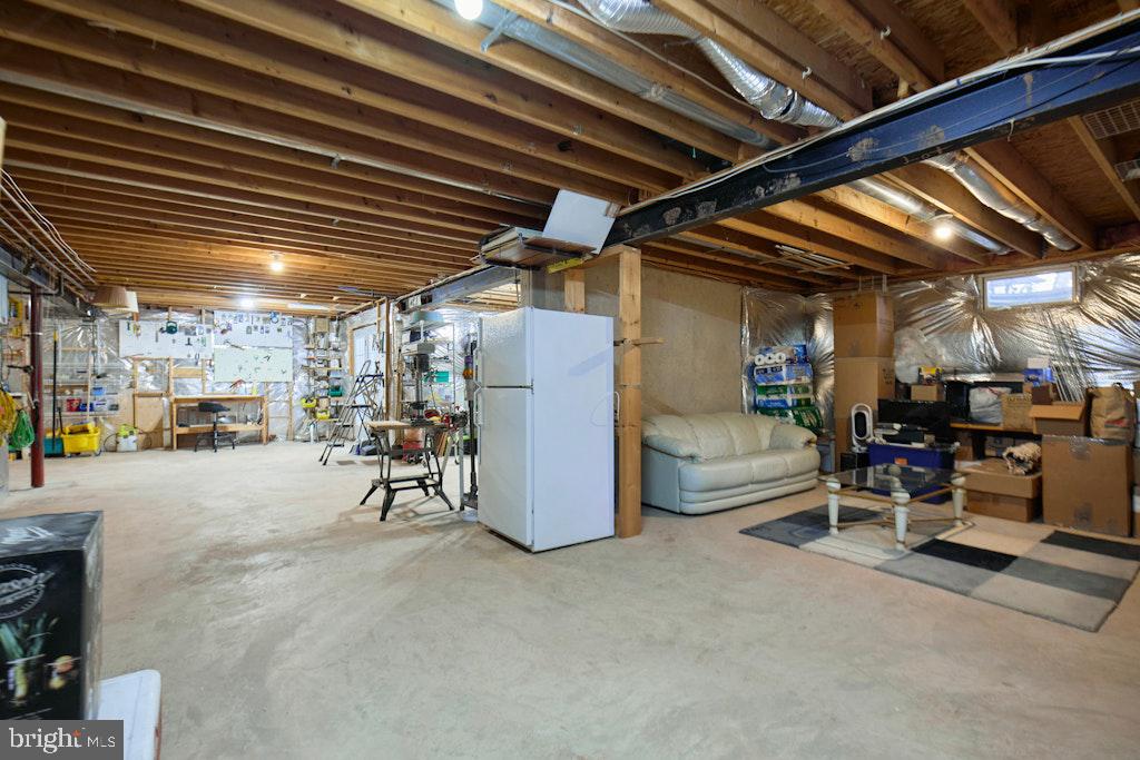 POTOMAC LAKES - Residential