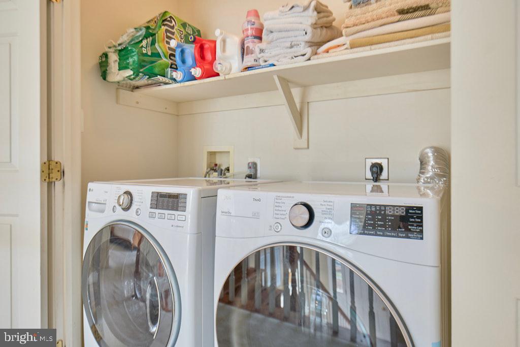 POTOMAC LAKES - Residential