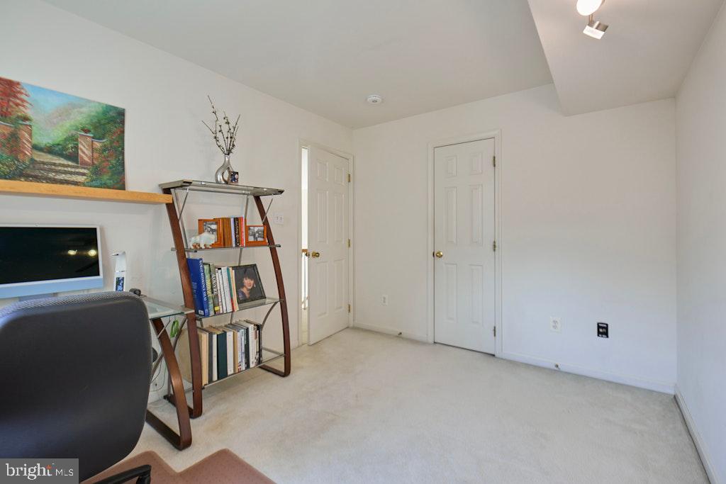 POTOMAC LAKES - Residential