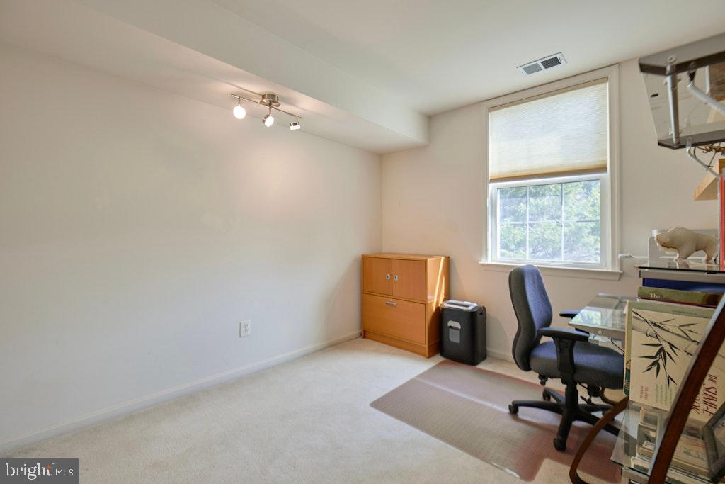 POTOMAC LAKES - Residential