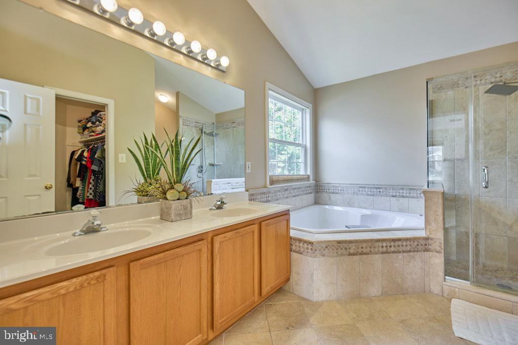 POTOMAC LAKES - Residential