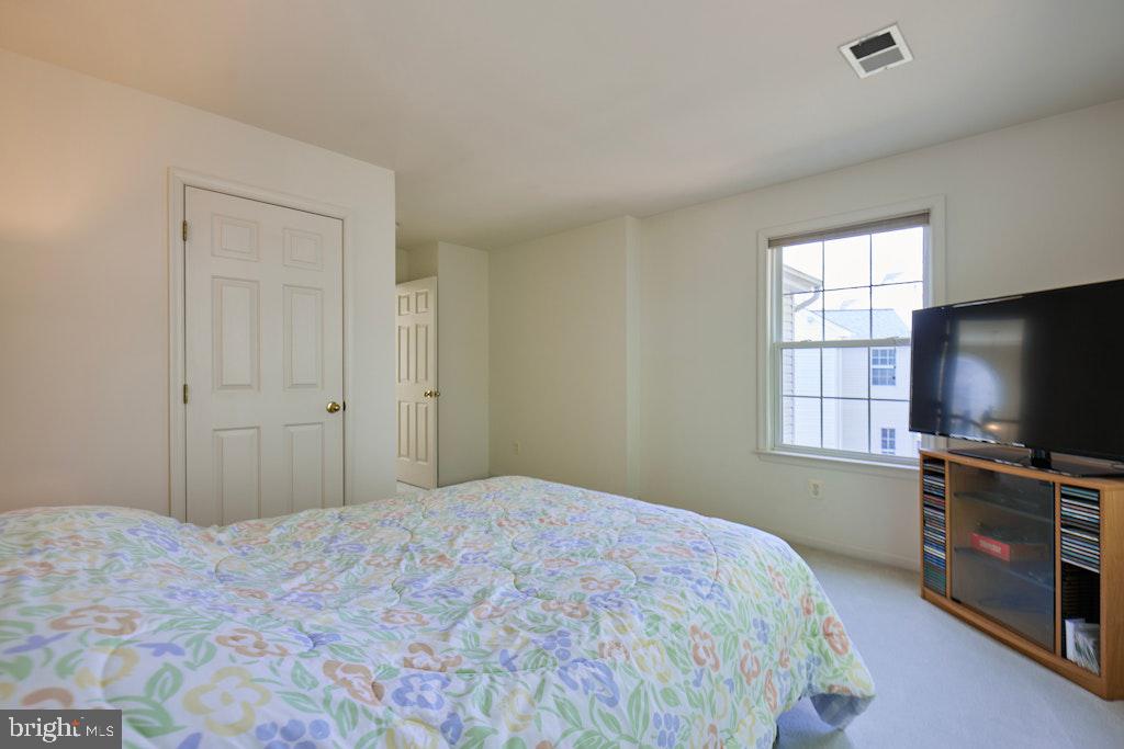 POTOMAC LAKES - Residential