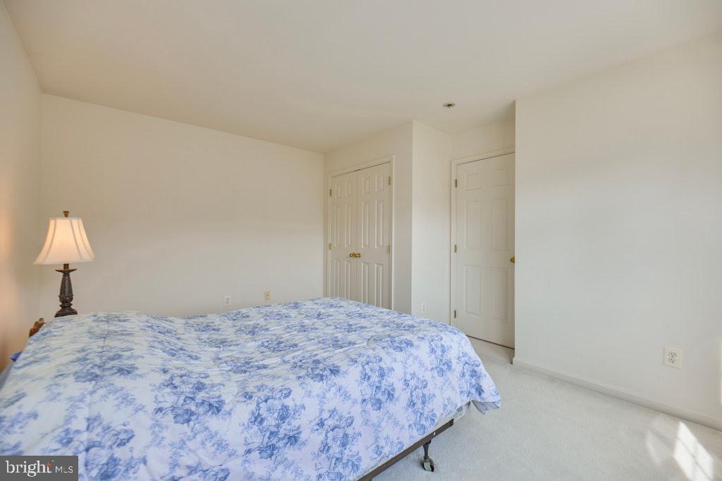 POTOMAC LAKES - Residential