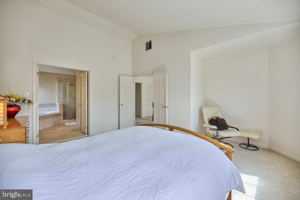 POTOMAC LAKES - Residential