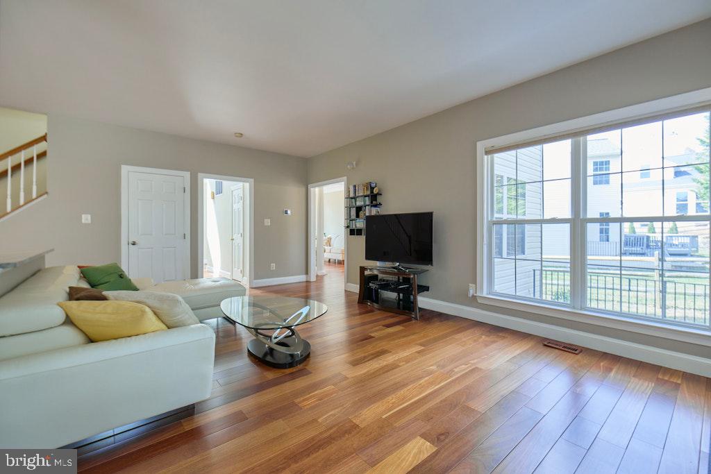 POTOMAC LAKES - Residential