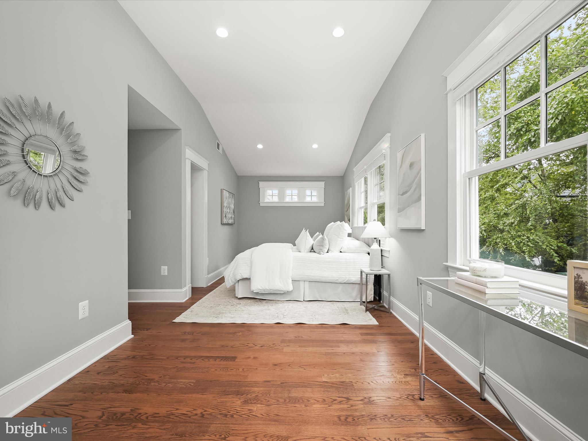 LYON VILLAGE - Residential