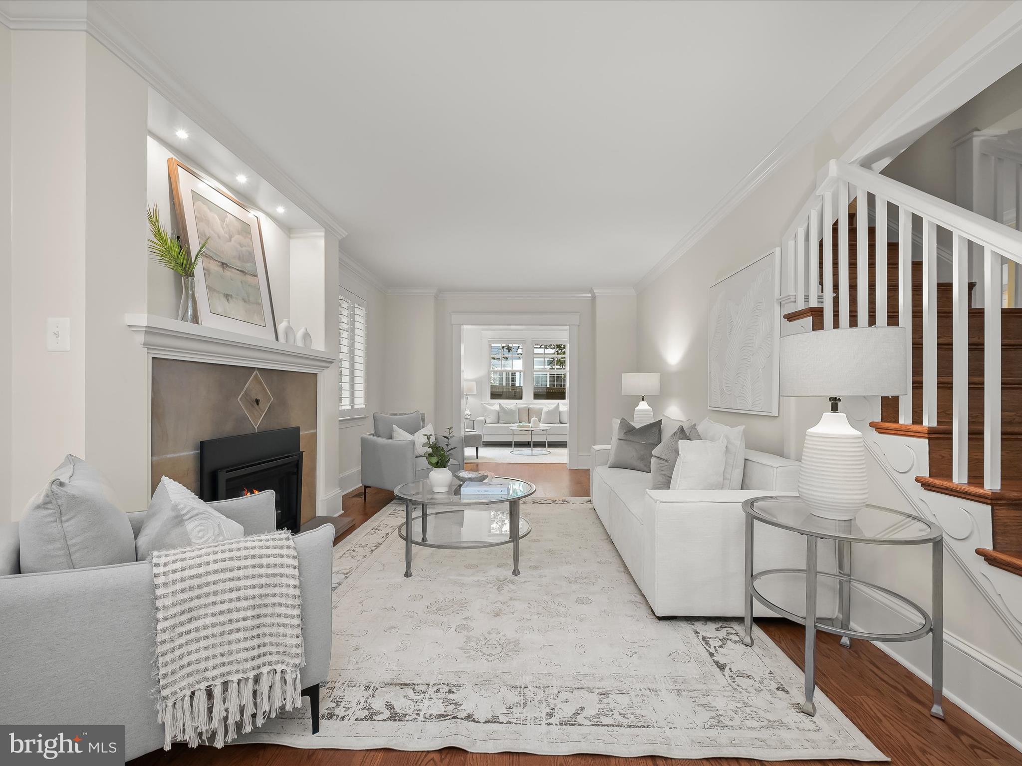 LYON VILLAGE - Residential