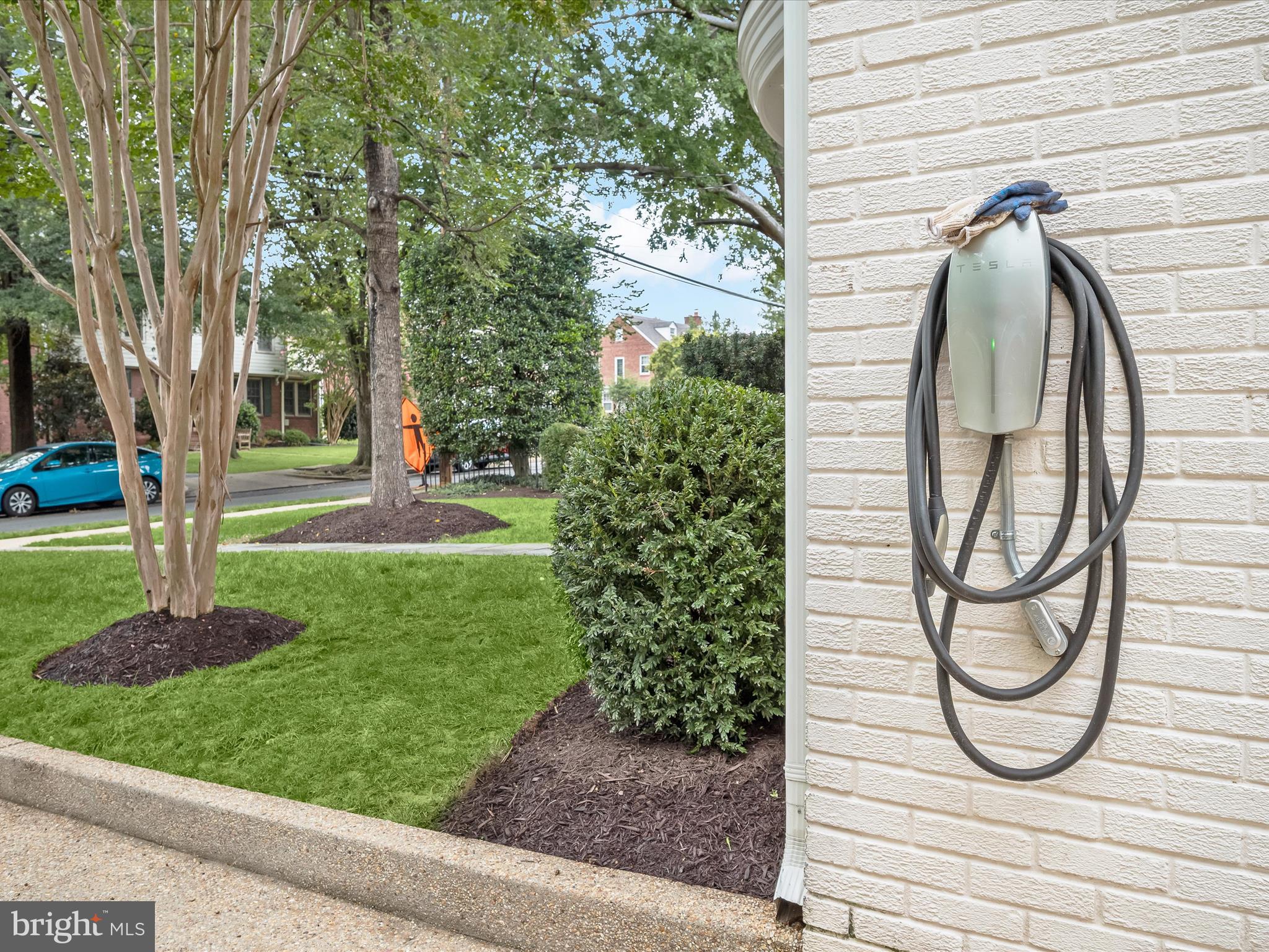 LYON VILLAGE - Residential