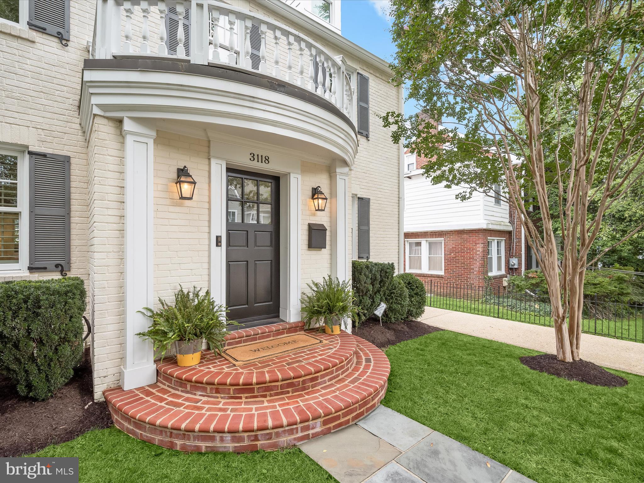 LYON VILLAGE - Residential