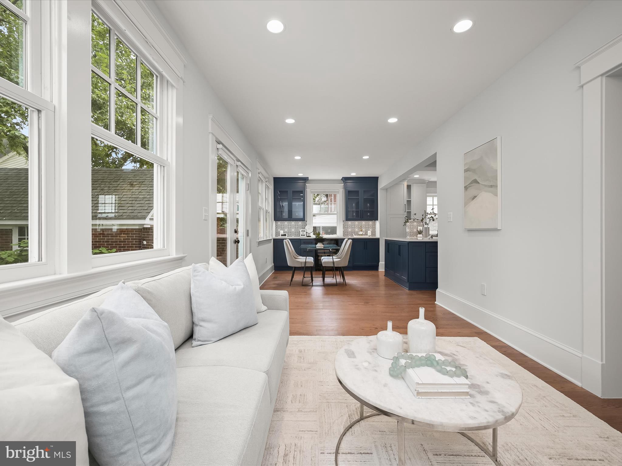 LYON VILLAGE - Residential