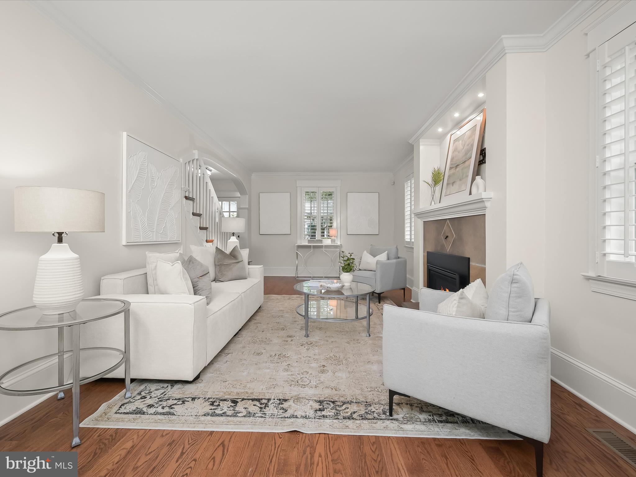 LYON VILLAGE - Residential