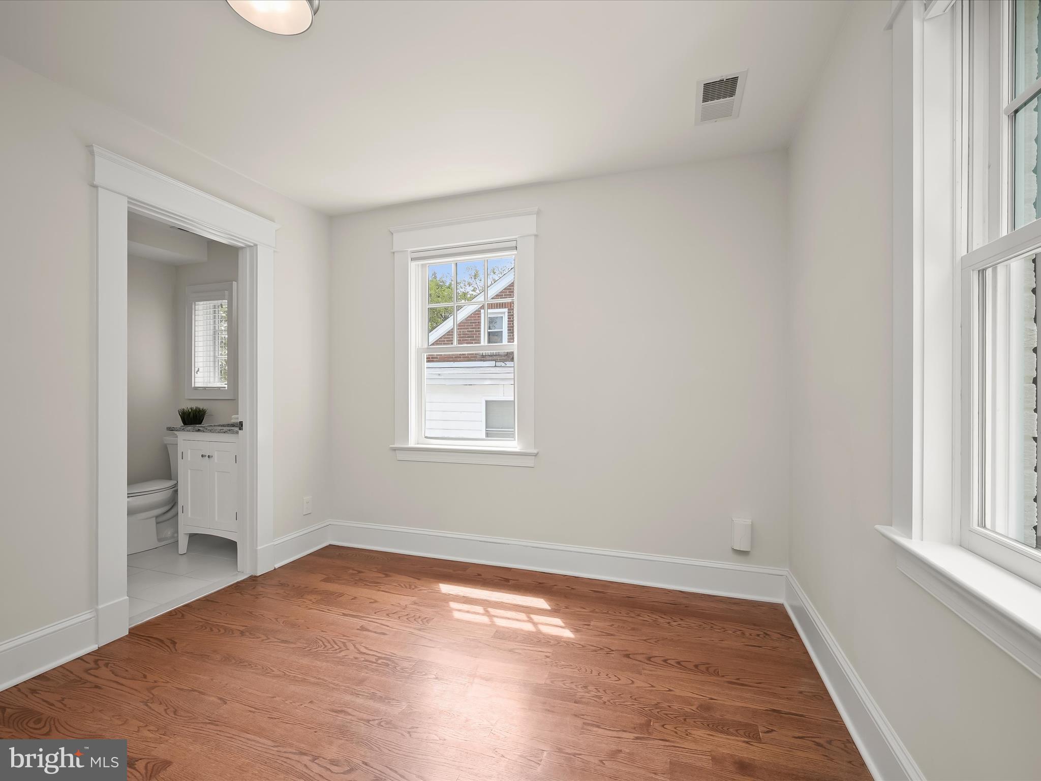 LYON VILLAGE - Residential