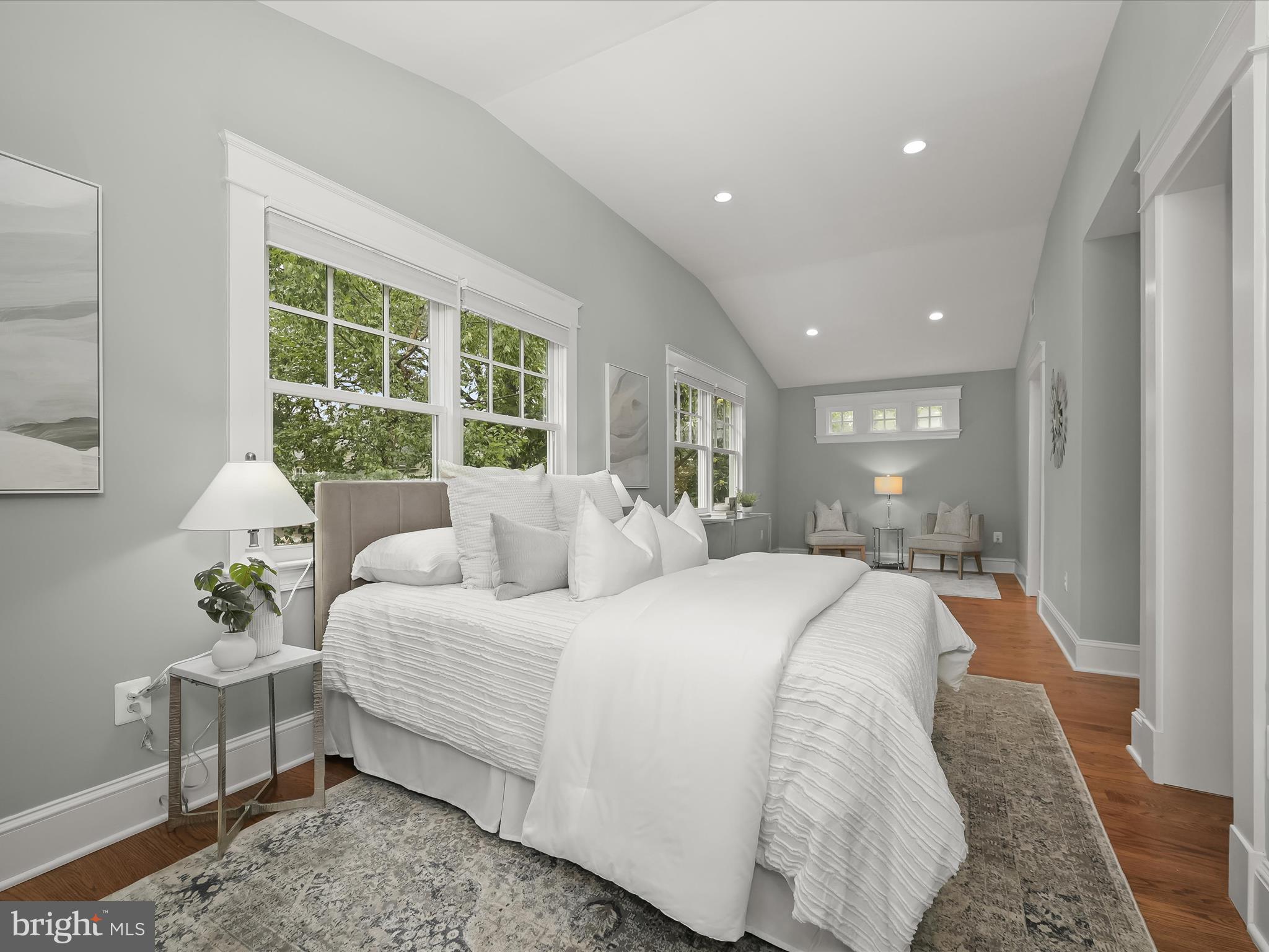 LYON VILLAGE - Residential