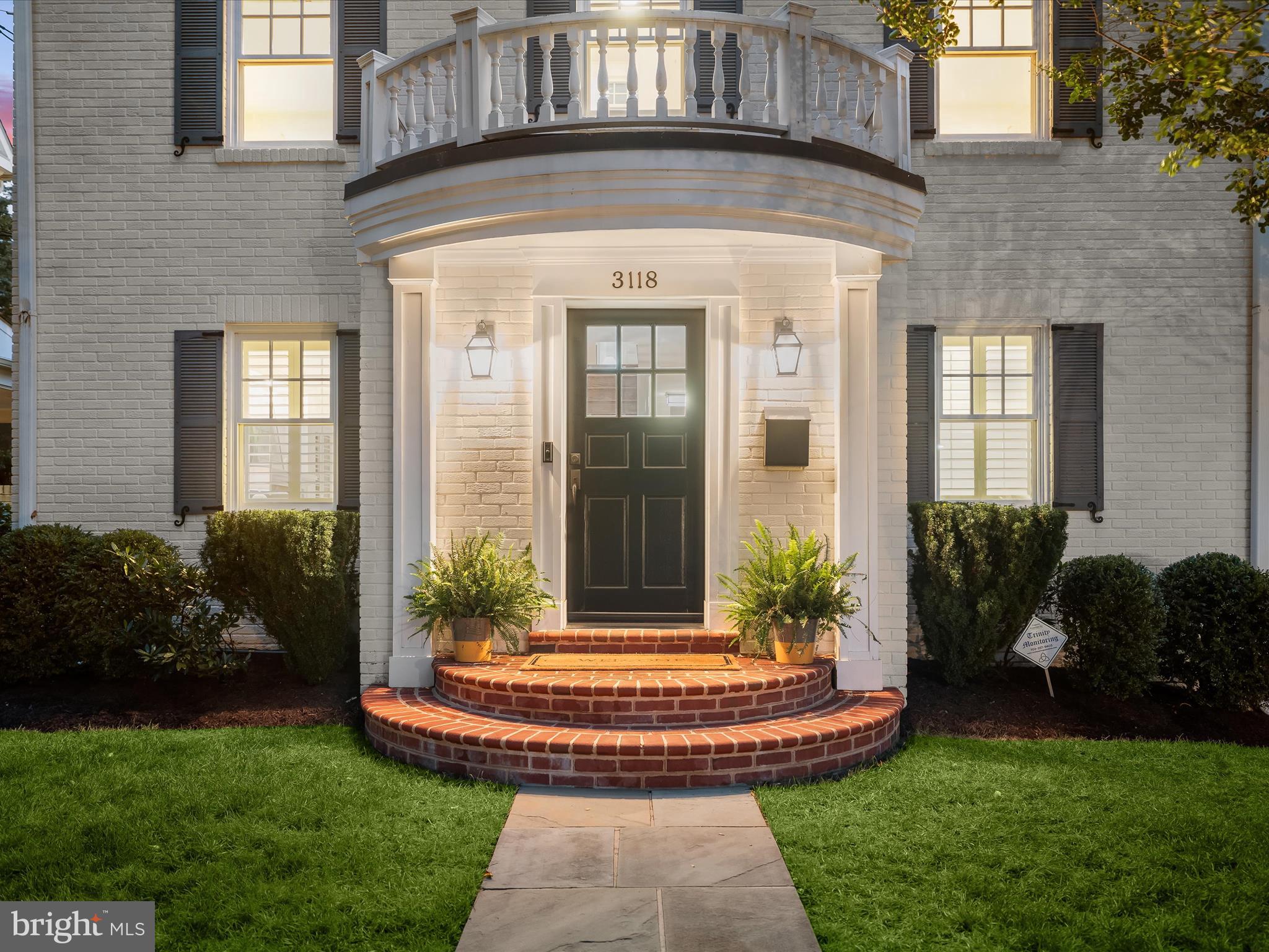 LYON VILLAGE - Residential