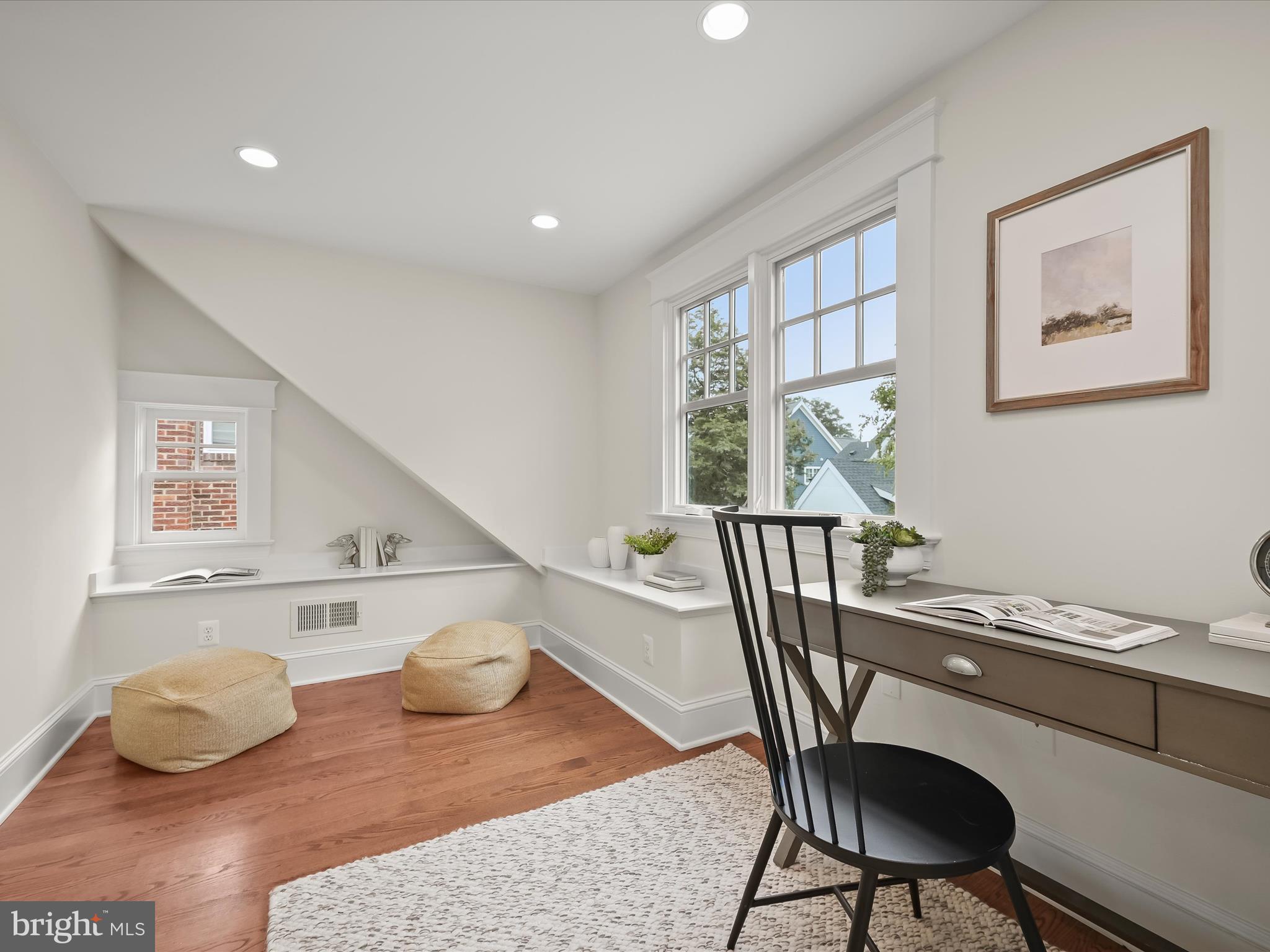 LYON VILLAGE - Residential