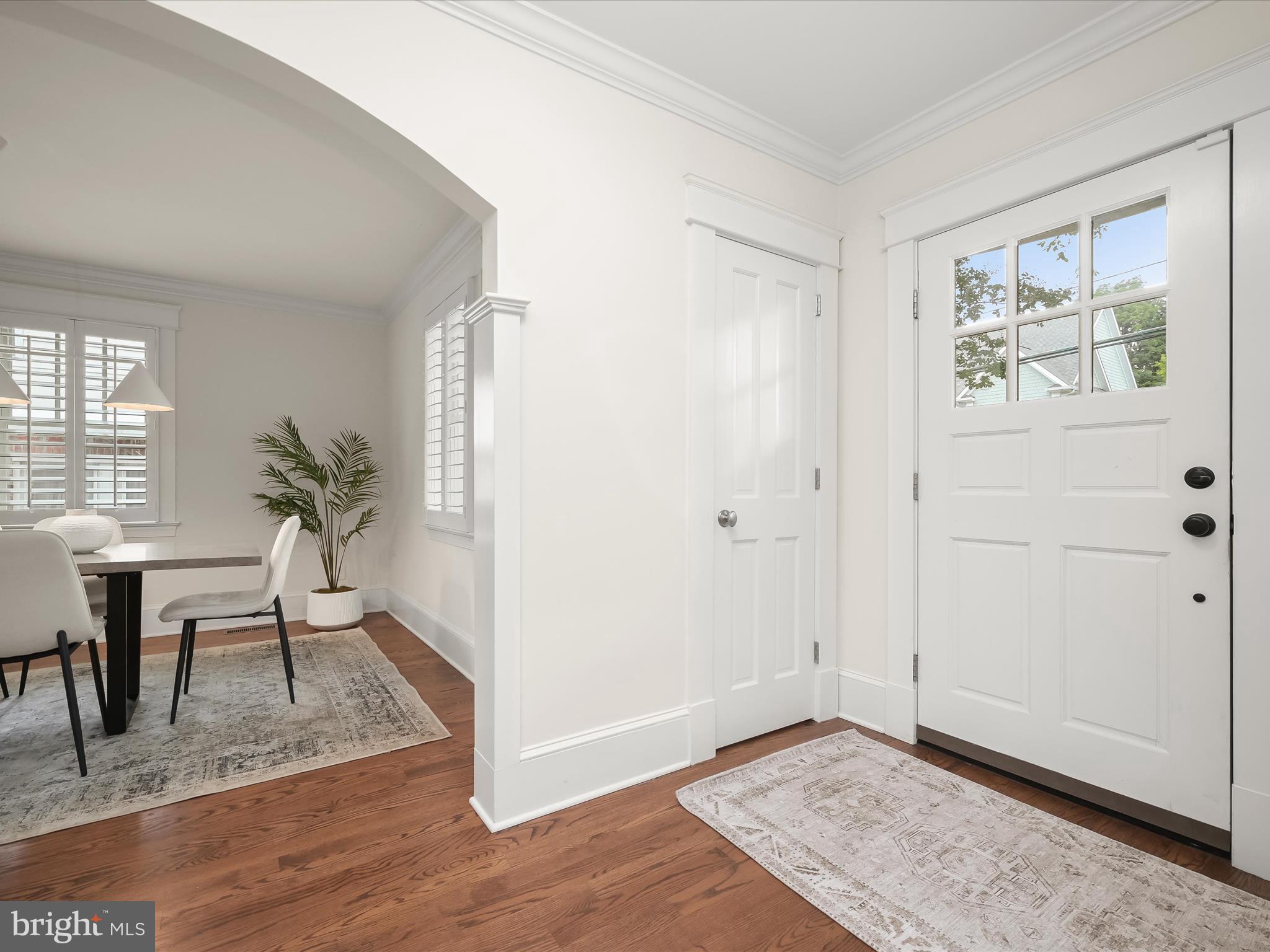 LYON VILLAGE - Residential