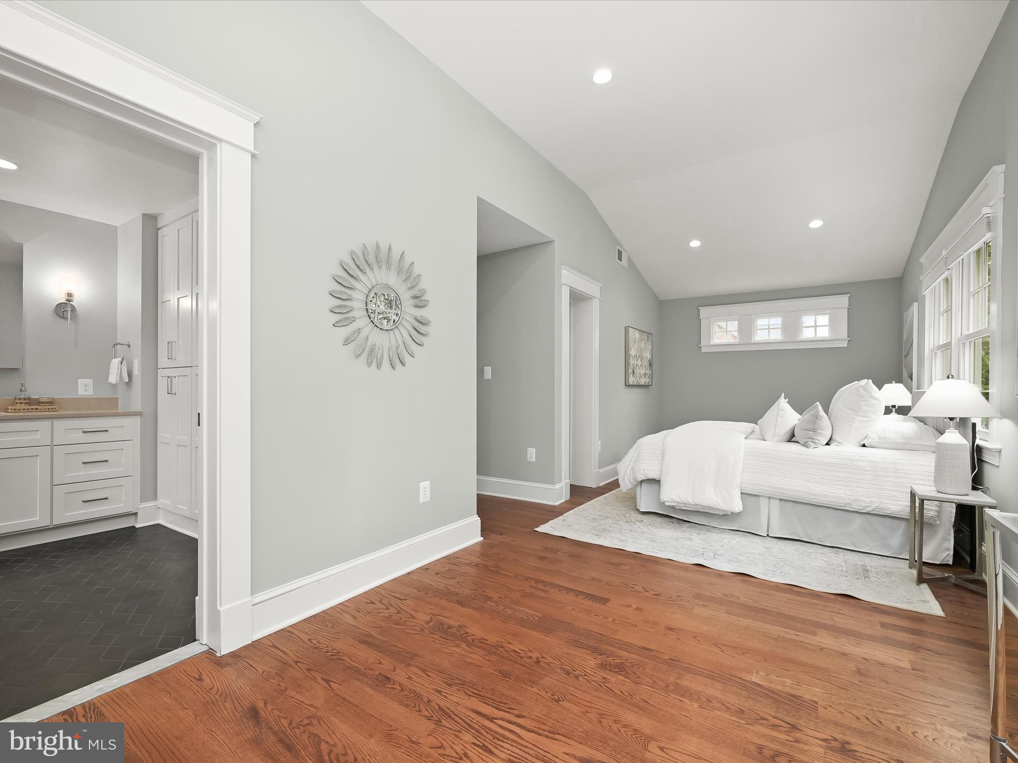 LYON VILLAGE - Residential