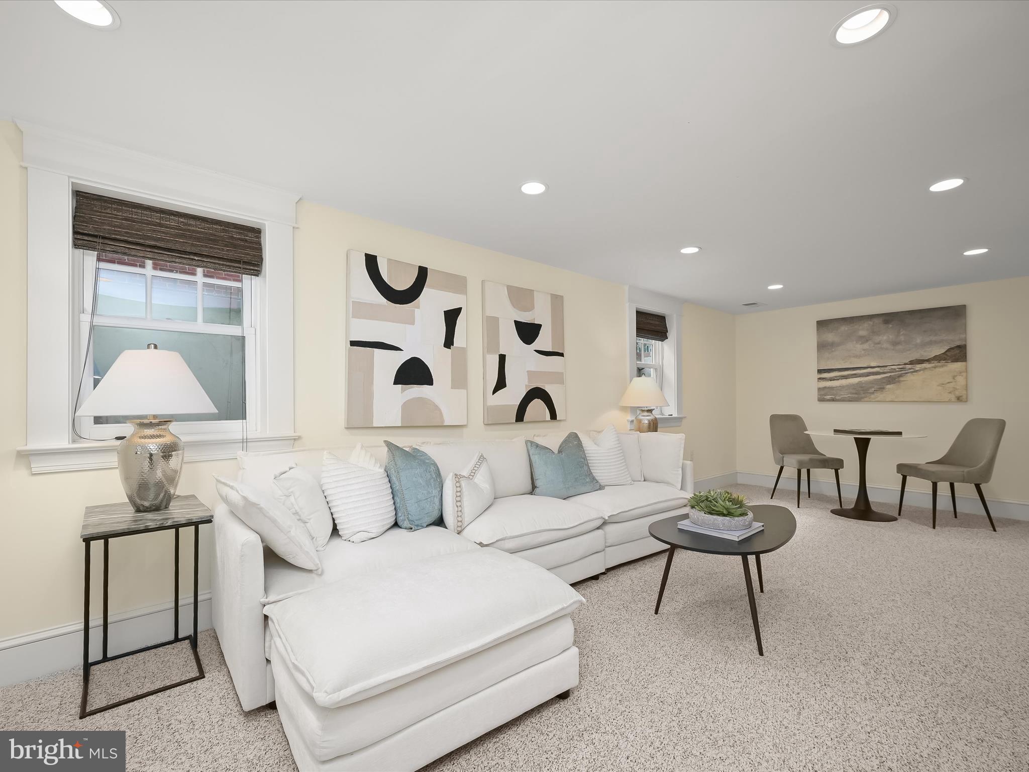 LYON VILLAGE - Residential