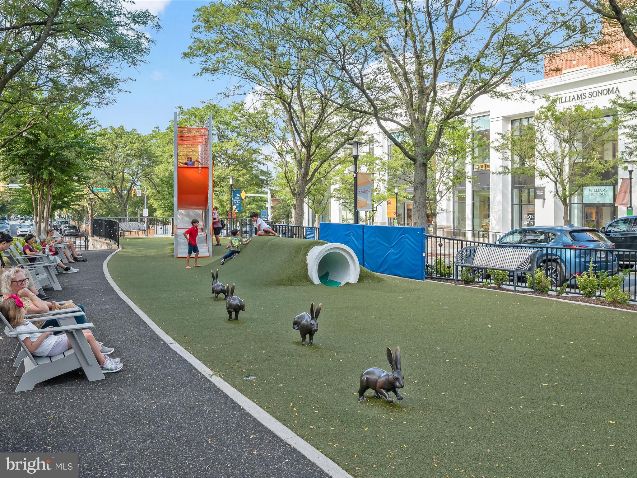 LYON VILLAGE - Residential