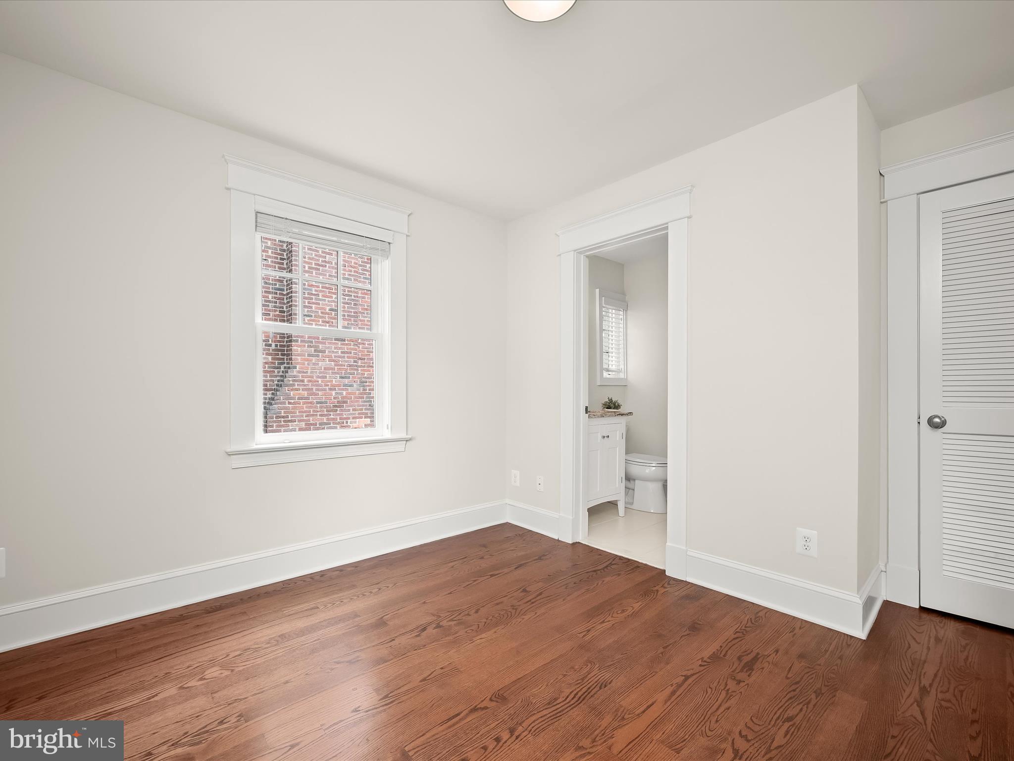 LYON VILLAGE - Residential