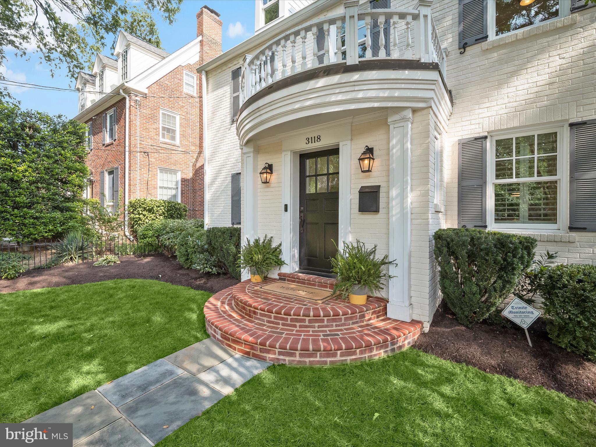 LYON VILLAGE - Residential