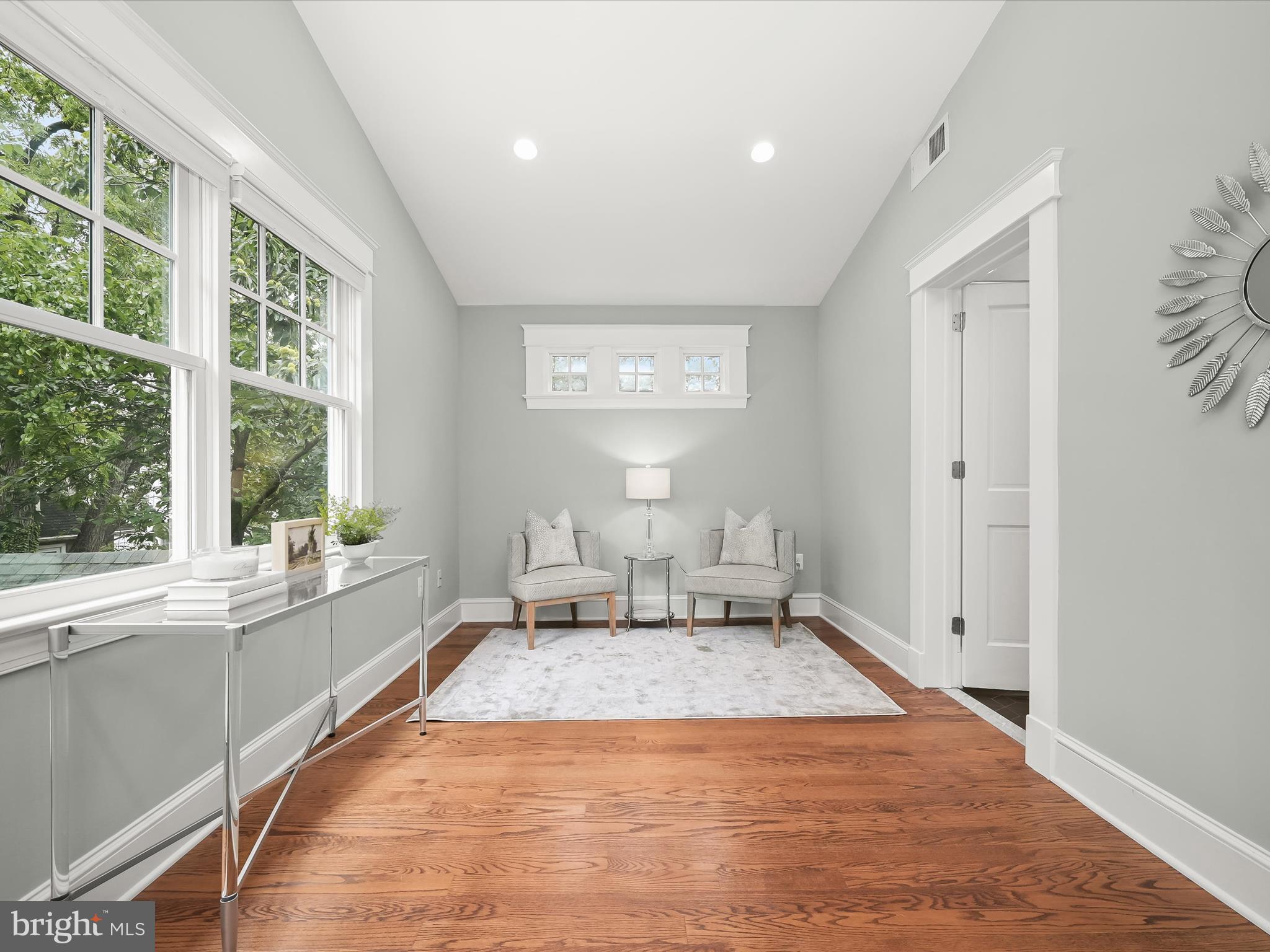 LYON VILLAGE - Residential