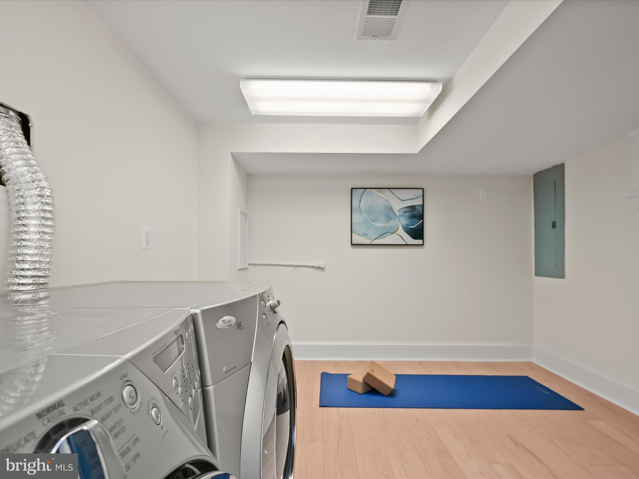 LYON VILLAGE - Residential