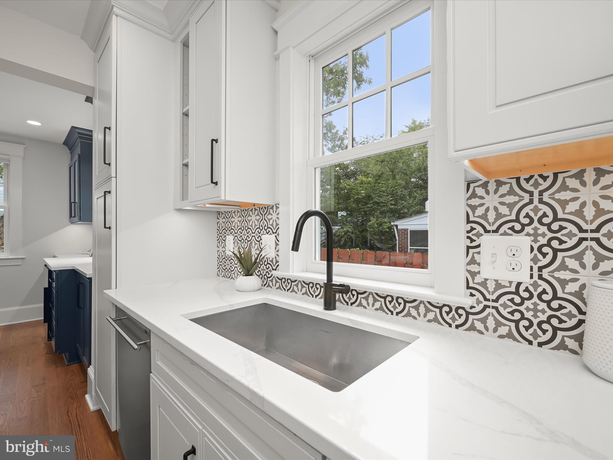 LYON VILLAGE - Residential