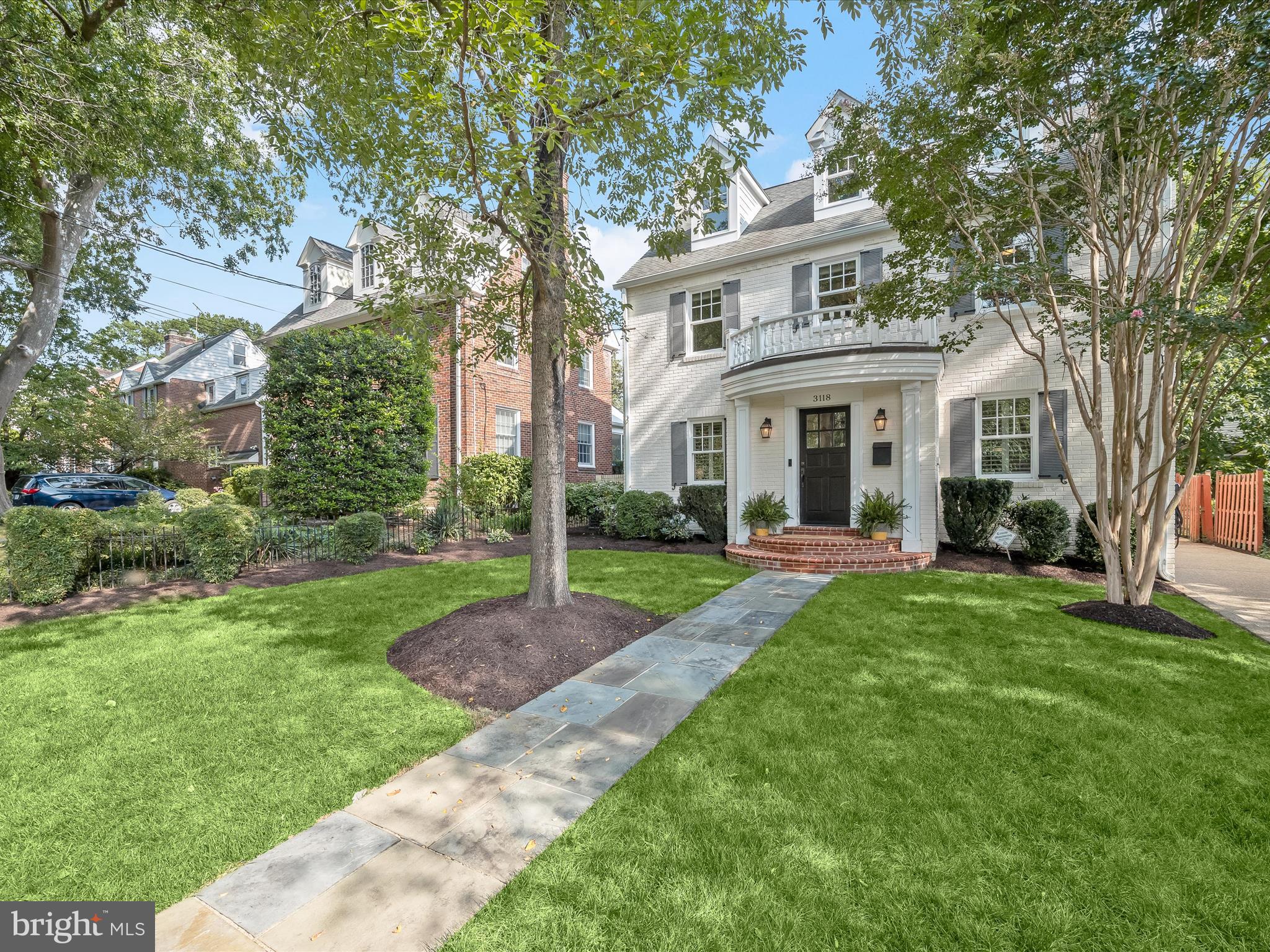 LYON VILLAGE - Residential