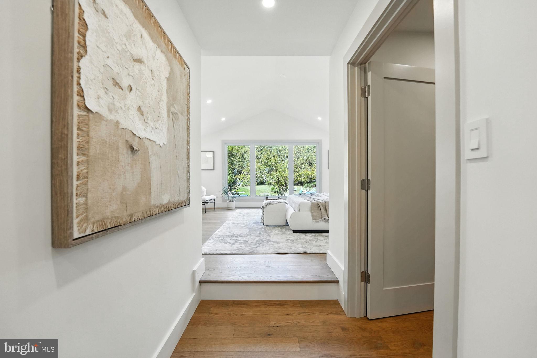 LAKE BARCROFT - Residential