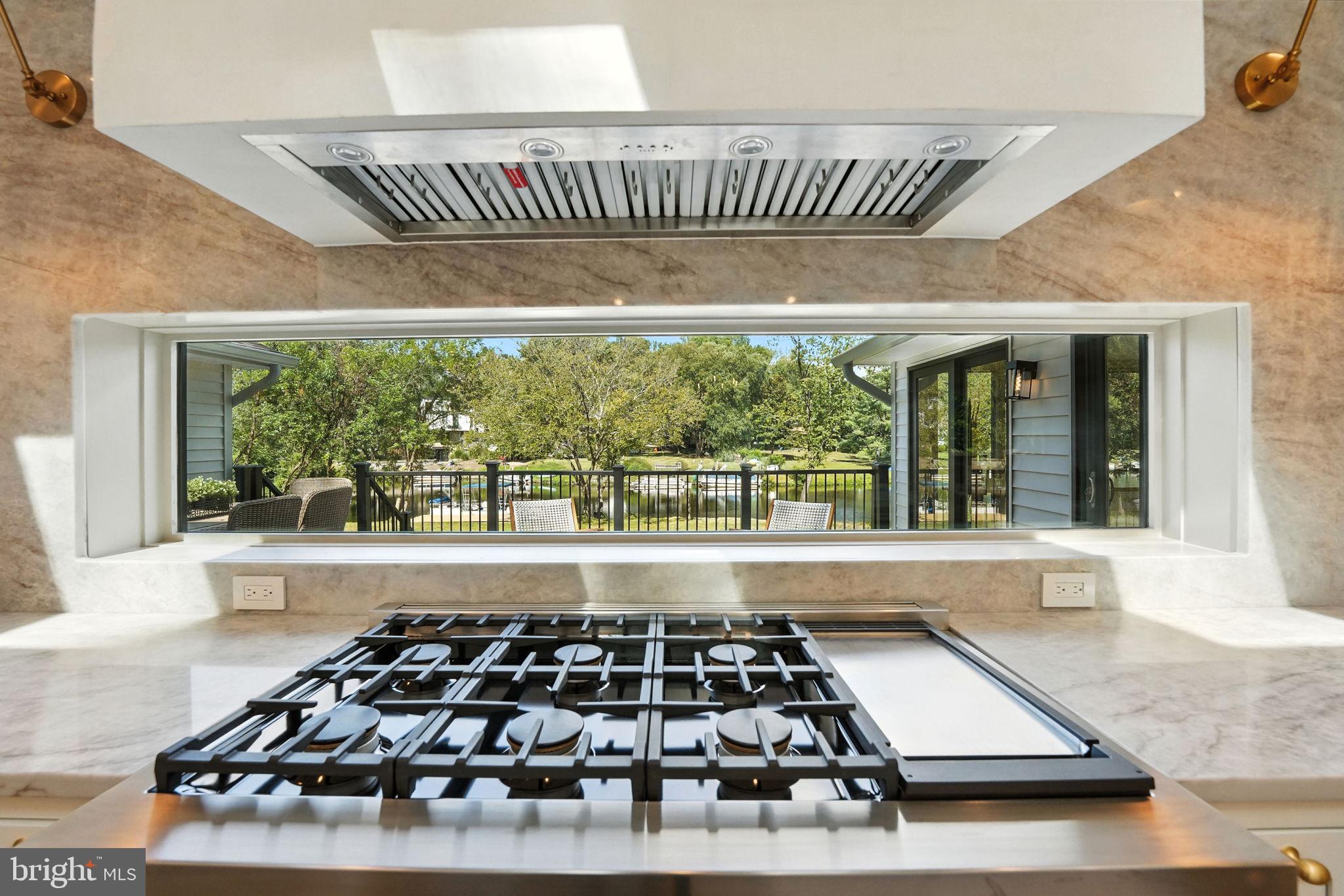 LAKE BARCROFT - Residential