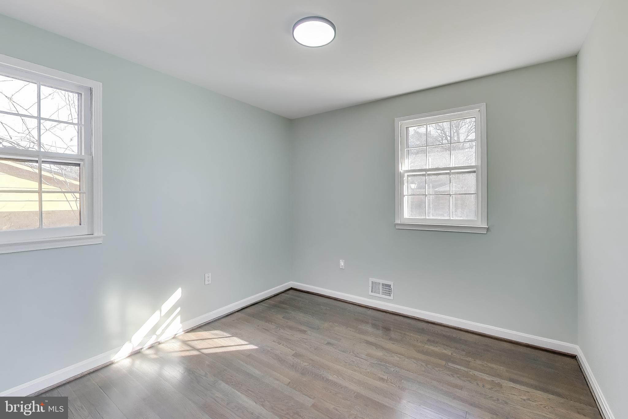 WILLIAMSBURG ESTATES - Residential