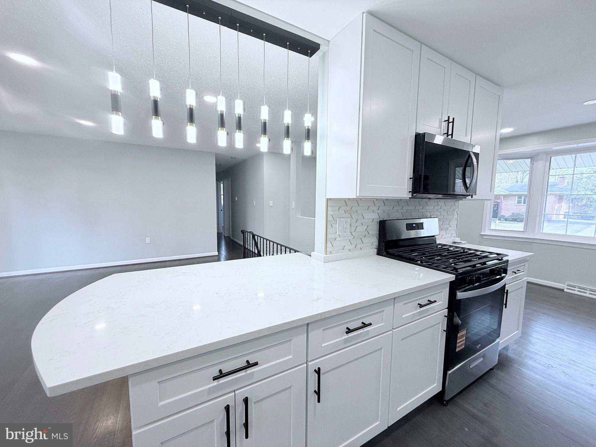 9808 WILLIAMSBURG DRIVE