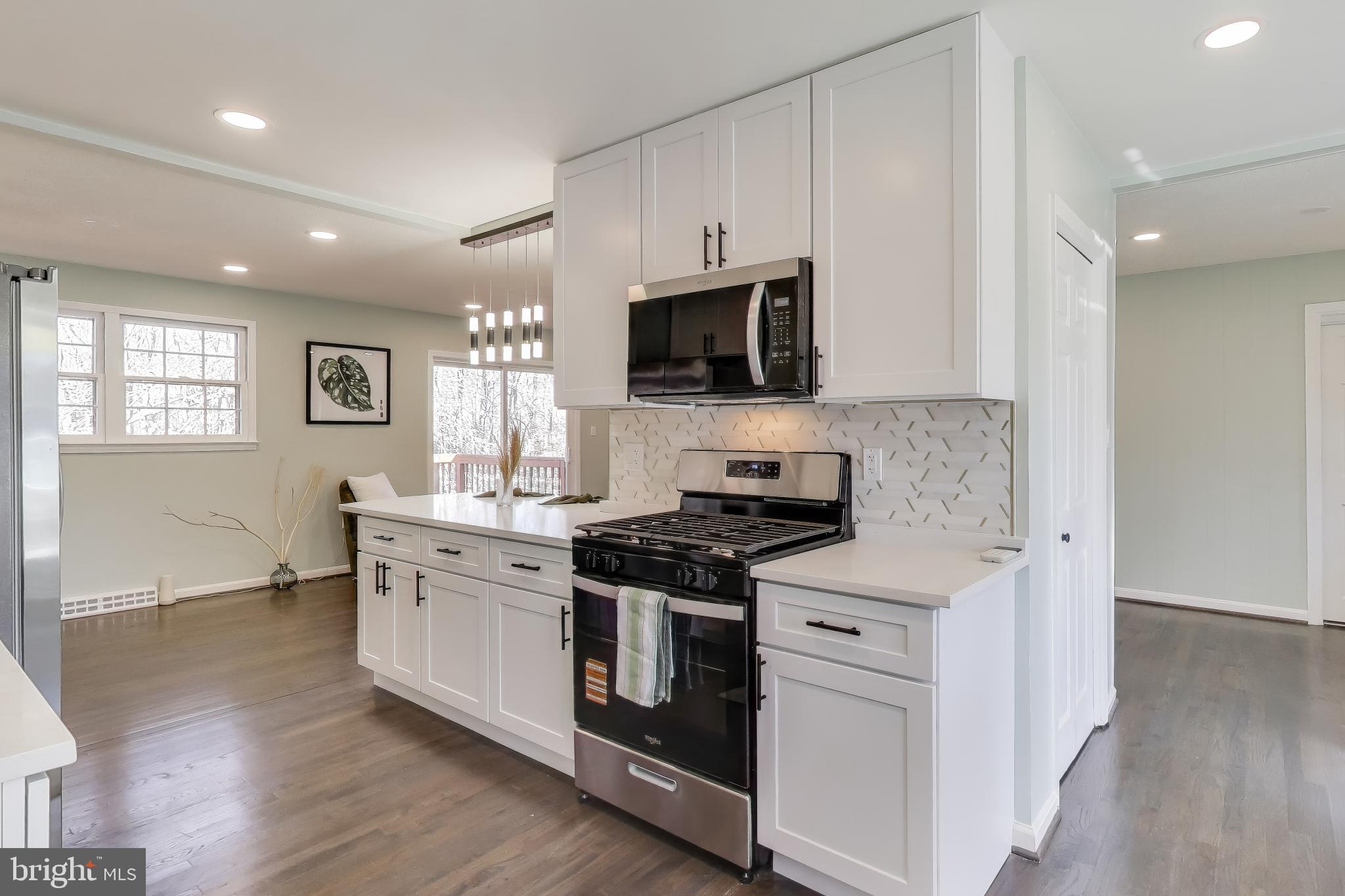 WILLIAMSBURG ESTATES - Residential