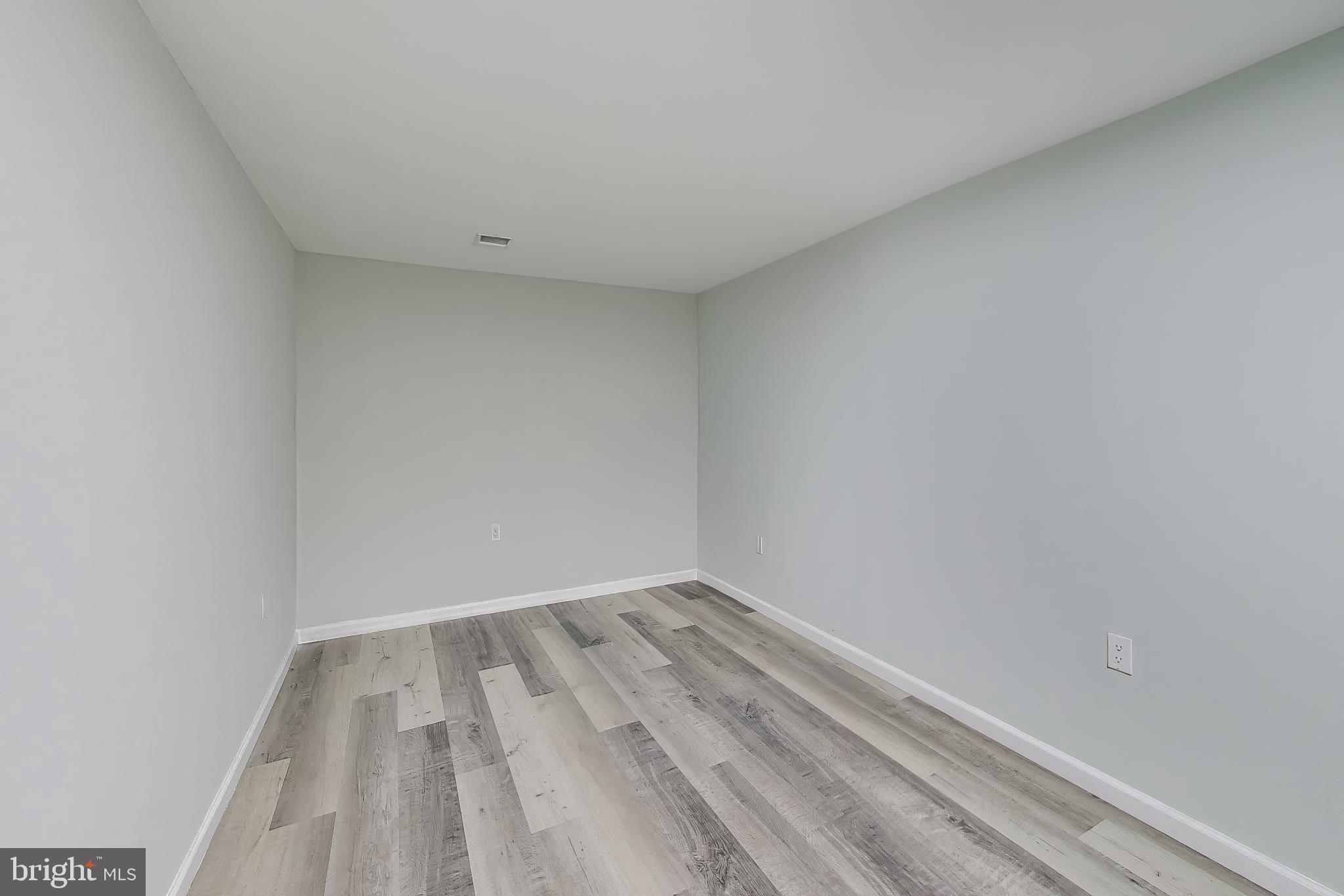 WILLIAMSBURG ESTATES - Residential