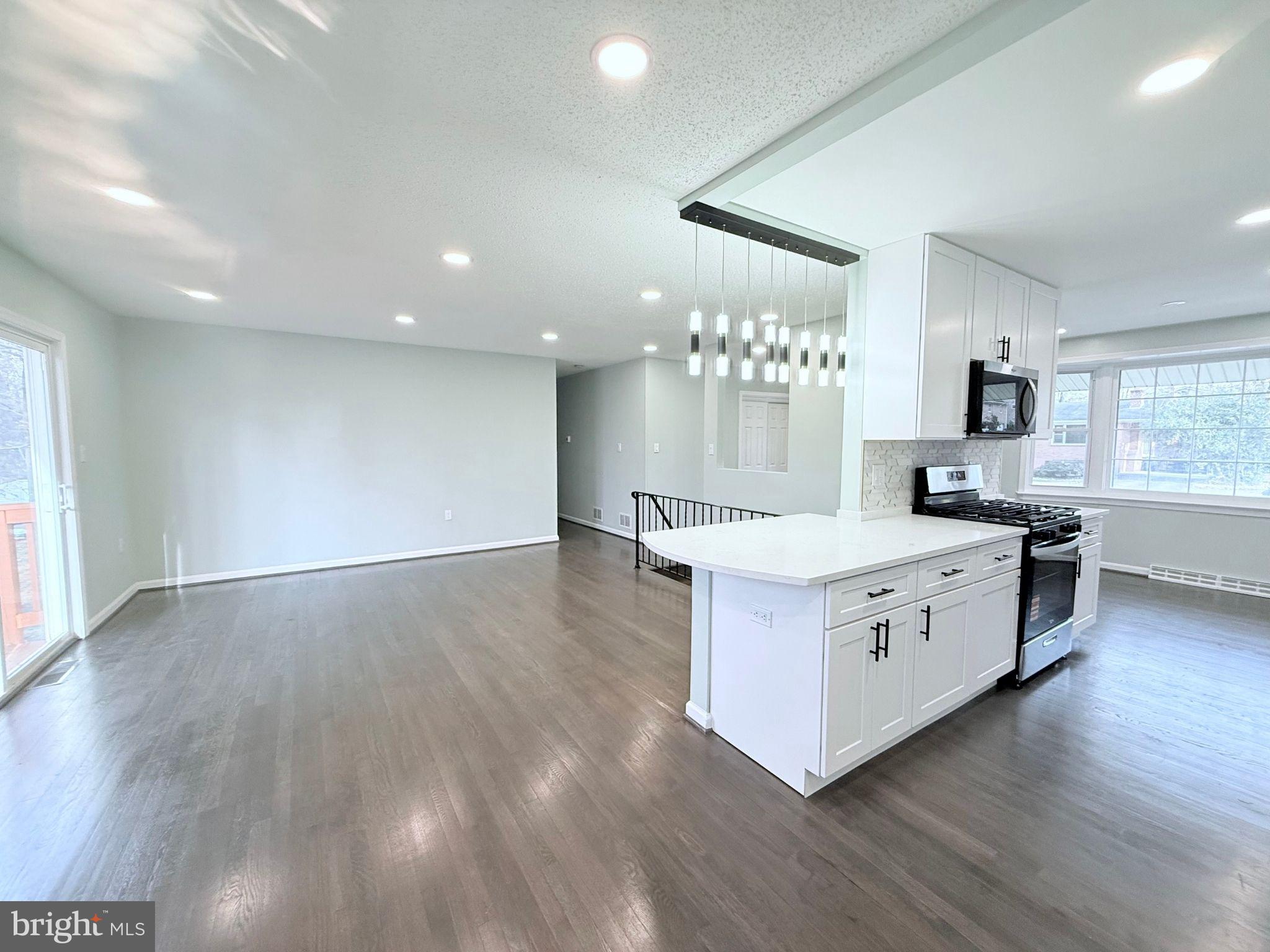 9808 WILLIAMSBURG DRIVE