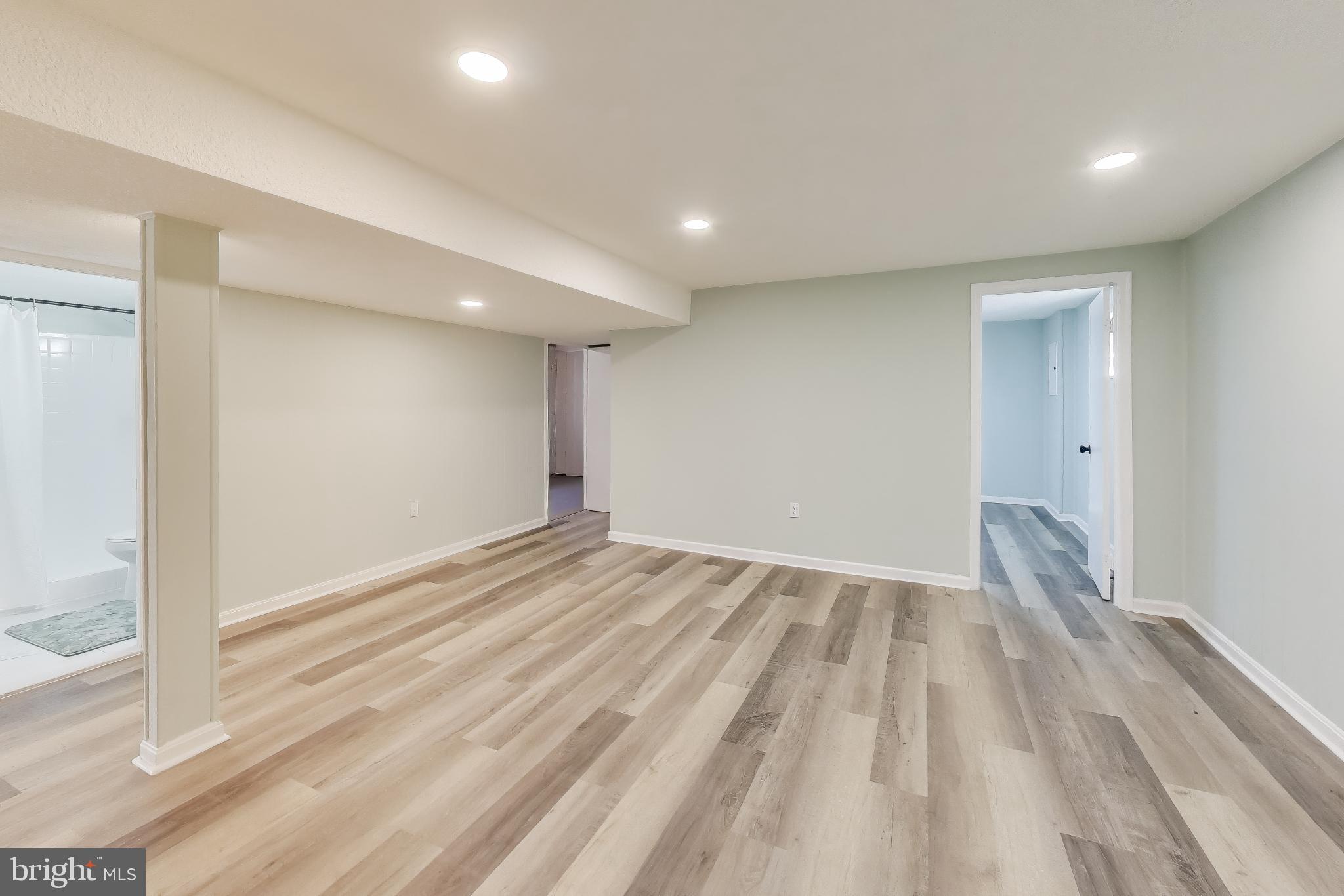 WILLIAMSBURG ESTATES - Residential