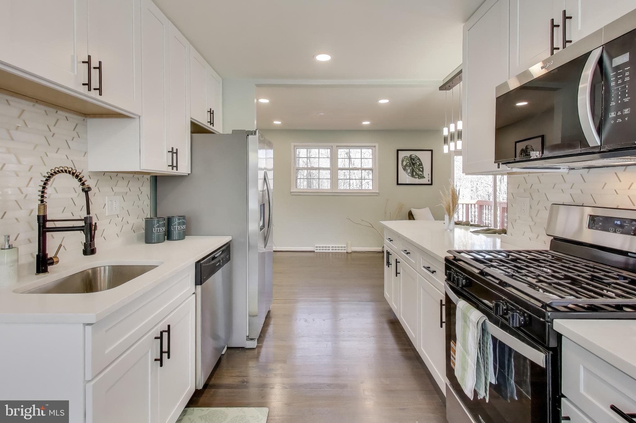 WILLIAMSBURG ESTATES - Residential